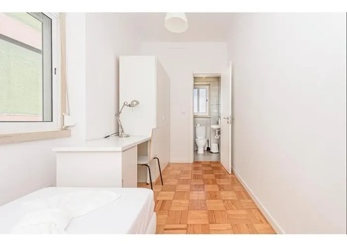 Houze Spacious 4 Bedroom Flat Near Zoo Lejlighed